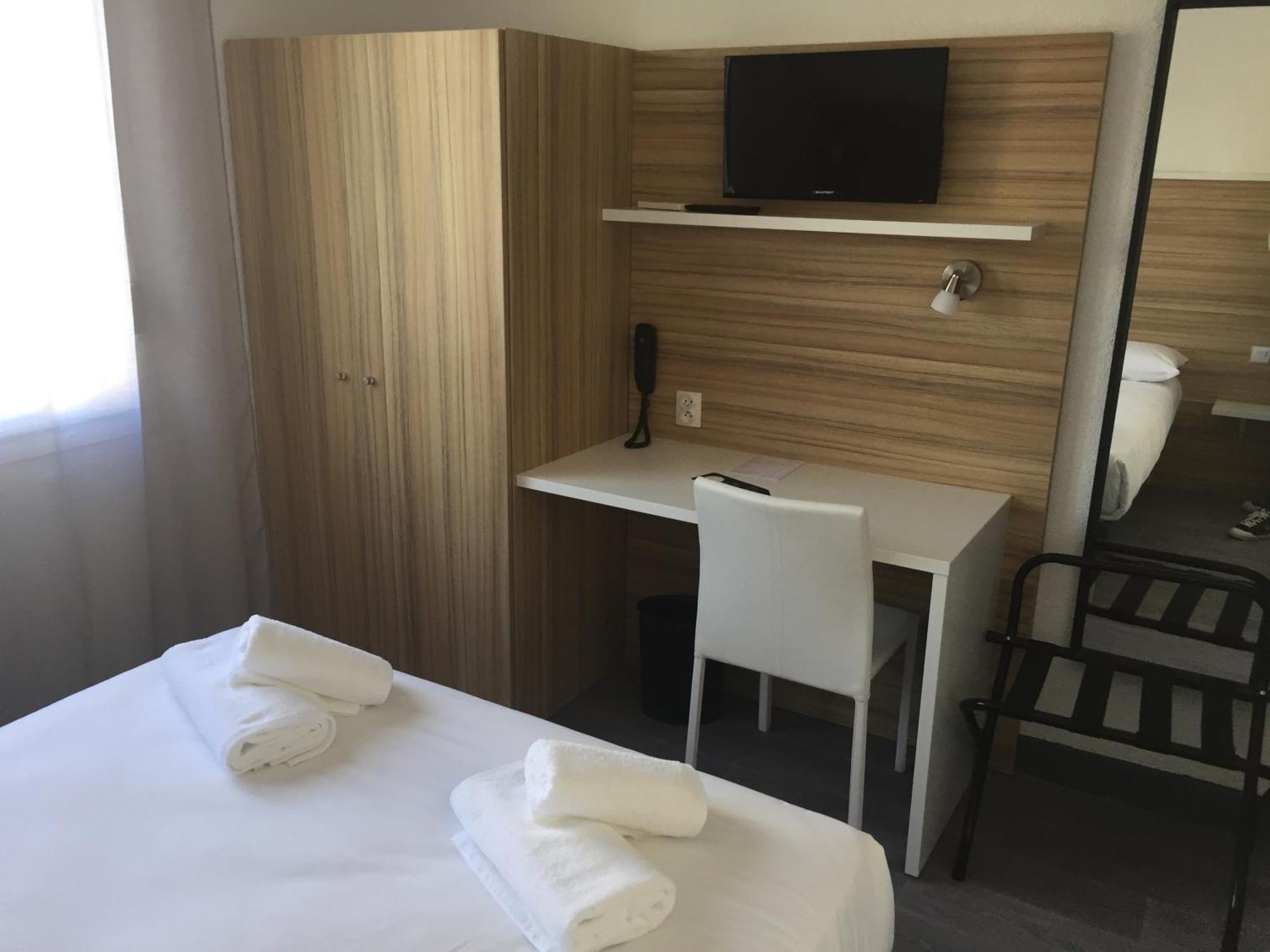 L'Oasis Hotel Frejus Bagian luar foto